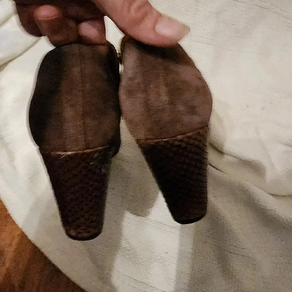 Donald Pliner Lizzie Snake heels.8.5‎